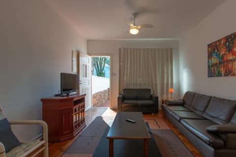 Communal lounge/ TV room, TV and multimedia, Living room