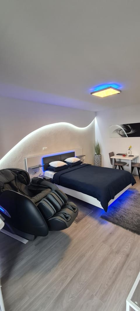 Studio-Apartment VAL - Luxury massage chair - Private SPA- Hot Tub, Infrared Sauna, , Parking with video surveillance, Entry with PIN 0 - 24h, FREE CANCELLATION 24 hours before Check In, Premium pillows and mattress Apartment in Slavonski Brod