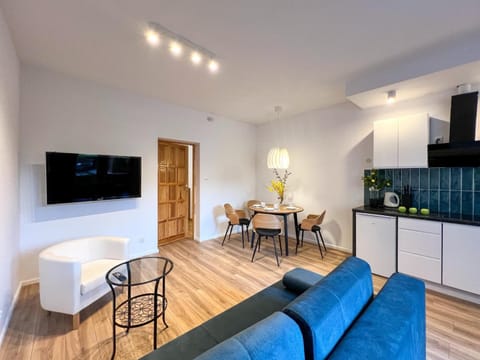 Kitchen or kitchenette, Seating area