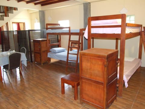Area and facilities, bunk bed
