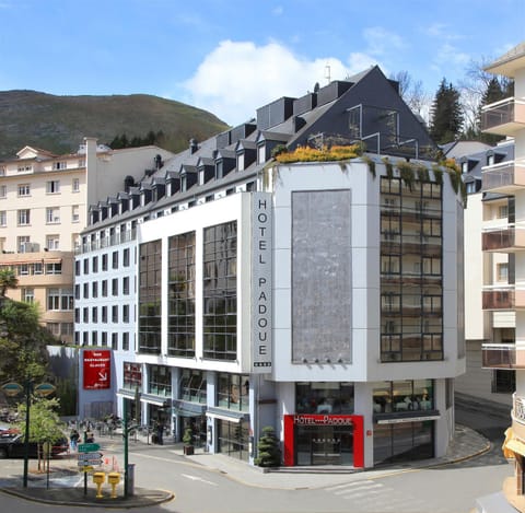 Property building, Facade/entrance, Bird's eye view