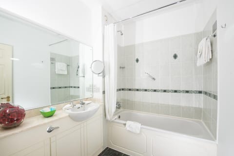 Shower, Bathroom, Bath, towels