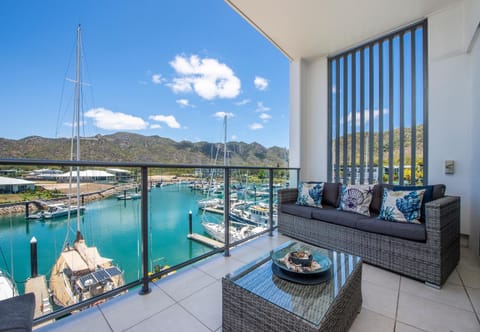 Natural landscape, Balcony/Terrace, Sea view
