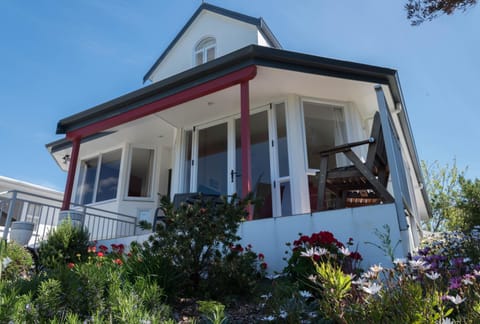 Patio, Facade/entrance, Garden, Balcony/Terrace