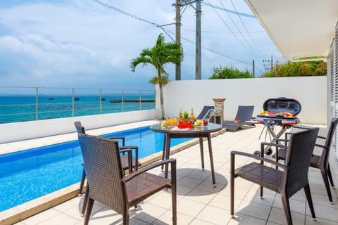 Natural landscape, View (from property/room), Balcony/Terrace, Balcony/Terrace, Pool view, Sea view, Swimming pool, sunbed