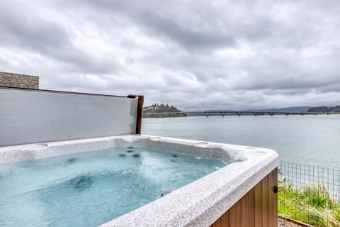 Harbor House House in Waldport