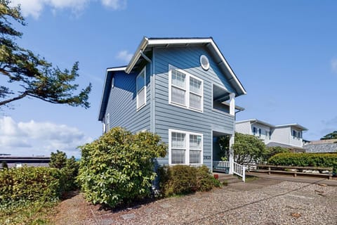 Oceanview Escape House in Lincoln Beach
