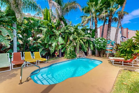 Turquoise Retreat House in South Padre Island