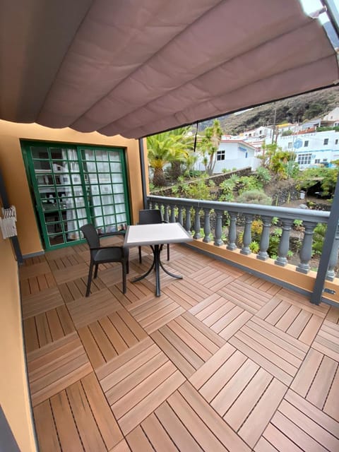 Balcony/Terrace, Garden view, Mountain view, Quiet street view