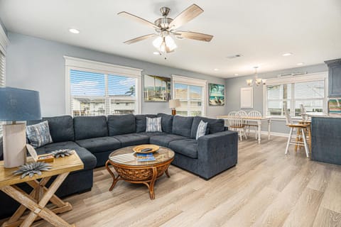 Seaside Cottage House in Hitchcock