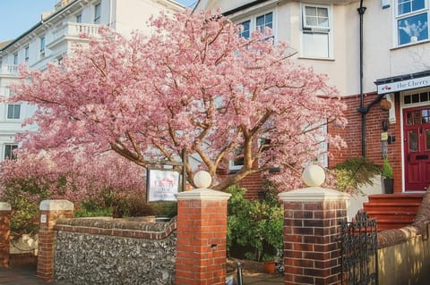 Facade/entrance, Spring
