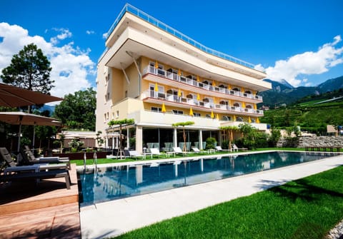 Property building, Swimming pool