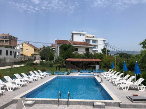 Guest House Green Garden Bed and Breakfast in Ulcinj Municipality