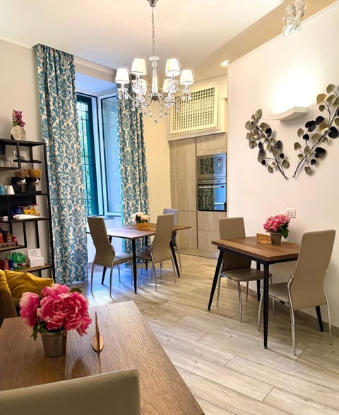 Kitchen or kitchenette, Living room, Seating area