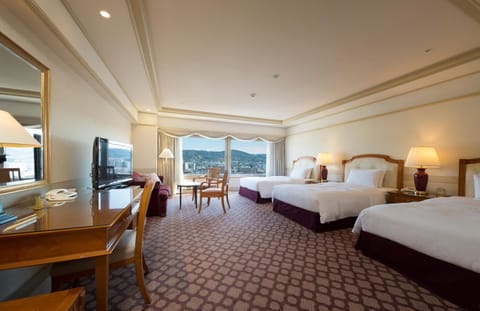 Bed, Day, Photo of the whole room, Bedroom, Mountain view