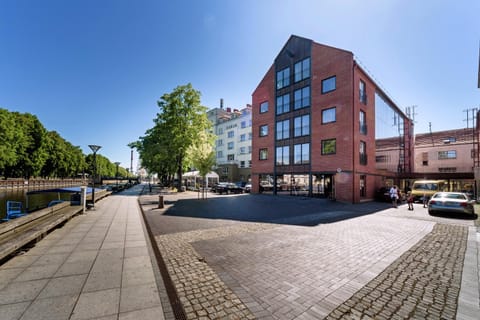 Facade/entrance, On site