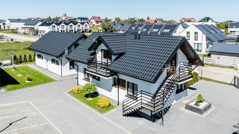 Property building, Day, Location