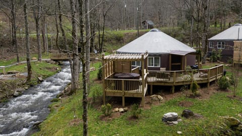 stayNantahala - Smoky Mountain Cabins and Luxury Yurts Cabin in Nantahala Lake