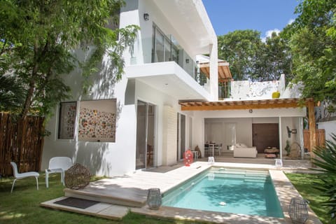 Garden, Swimming pool