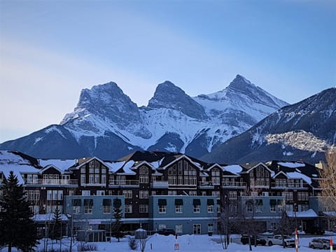 Property building, Winter, Mountain view