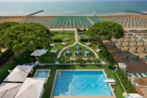 Natural landscape, Bird's eye view, Beach, Pool view, Sea view, Swimming pool, sunbed