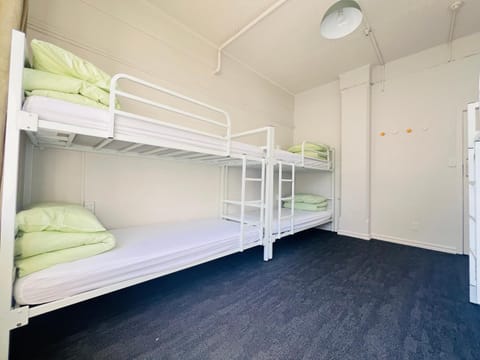Bedroom, bunk bed