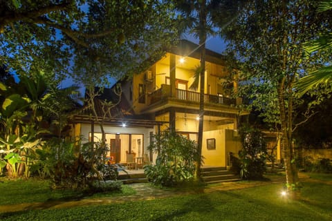 Property building, Garden