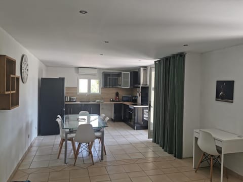 Les Rosiers House in Provence-Alpes-Côte d'Azur