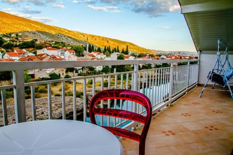 Balcony/Terrace, River view