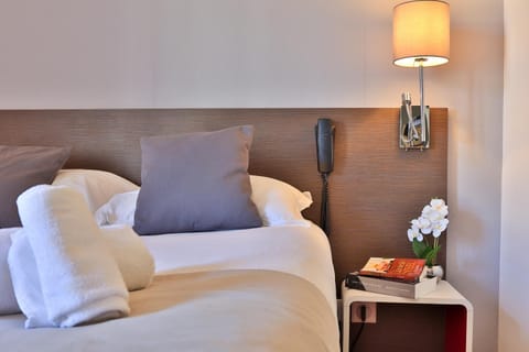Logis Hotel Perla Riviera & Restaurant Hotel in Cagnes-sur-Mer