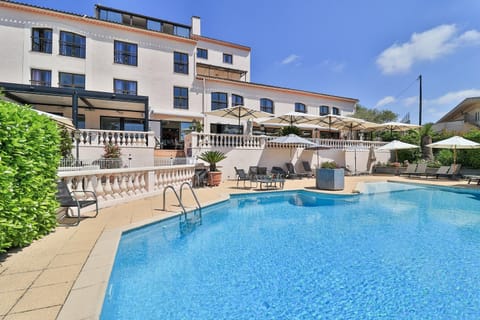 Logis Hotel Perla Riviera & Restaurant Hotel in Cagnes-sur-Mer
