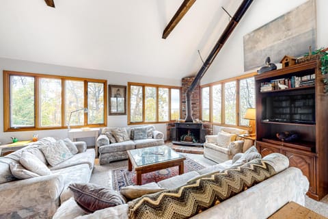 The Bird's Nest House in Isle La Motte