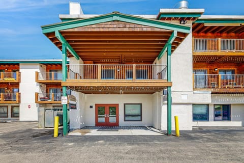 Three Seasons Condominiums Apartment in Colorado