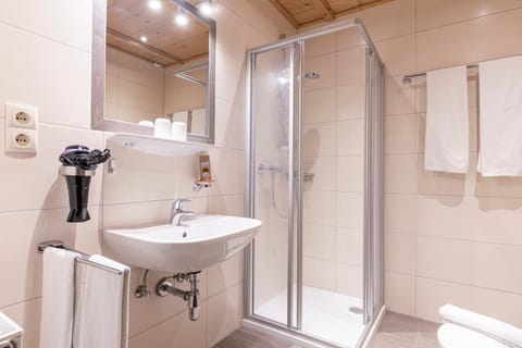 Bathroom, Photo of the whole room