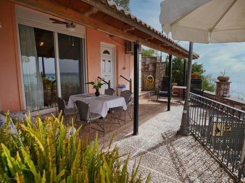 Spring, Day, Balcony/Terrace, Dining area, Sea view