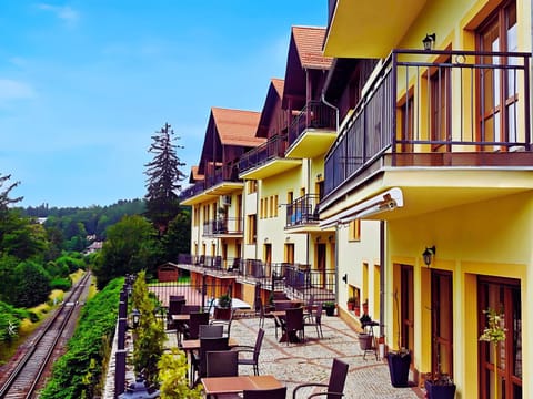 Property building, View (from property/room), Balcony/Terrace