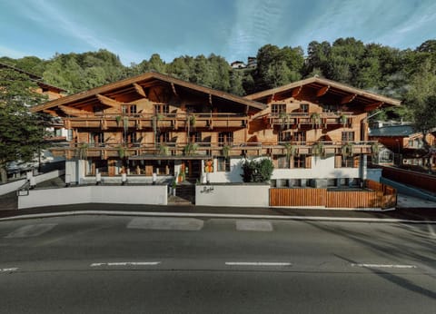 Property building, Natural landscape, Summer