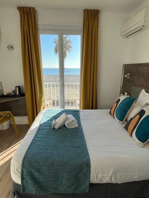 Bed, Balcony/Terrace, Photo of the whole room