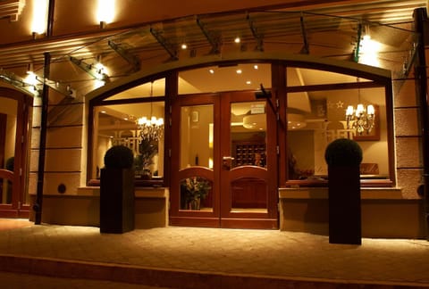 Patio, Facade/entrance, Place of worship, Lobby or reception, Lounge or bar, Business facilities, Banquet/Function facilities, Meeting/conference room