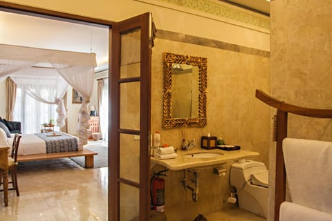 Bathroom, Photo of the whole room