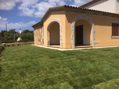 Property building, Facade/entrance, Garden