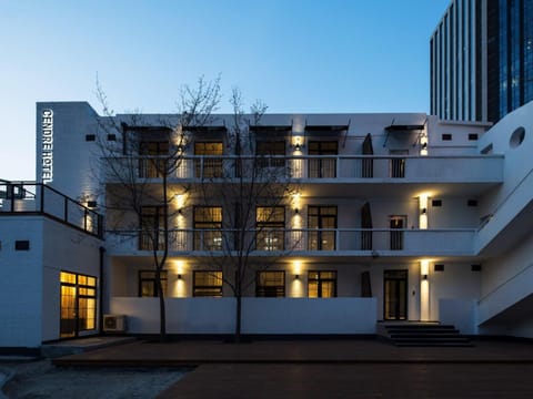 Property building, Night