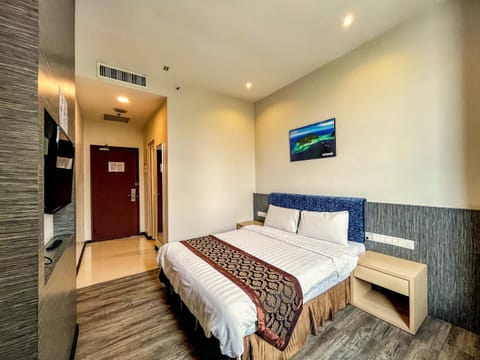 Bed, TV and multimedia, Photo of the whole room