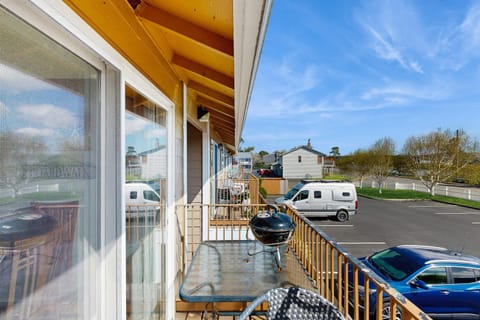 Riverwalk Apartment in Seaside