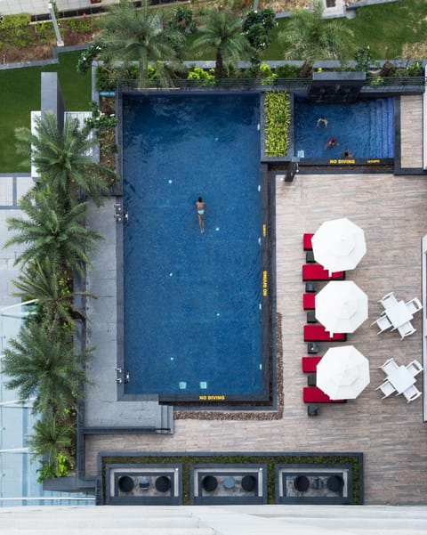 Bird's eye view, Swimming pool