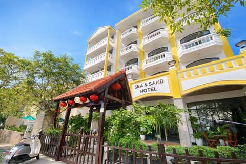 Property building, Day
