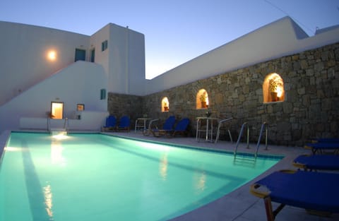 Swimming pool, Swimming pool