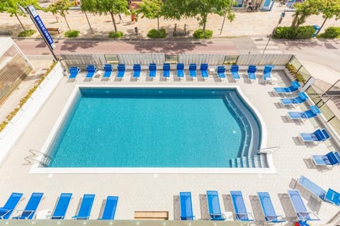 Solarium, Balcony/Terrace, Swimming pool