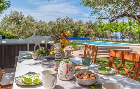 Garden view, Pool view, Breakfast