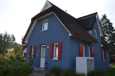 Facade/entrance, Family